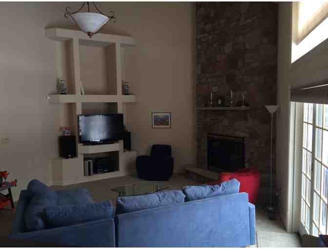 Poconos Getaway: Large Family Home for Long Weekend