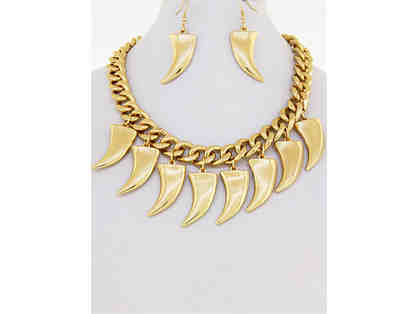Boomrush gold fashion necklace & matching earring set!