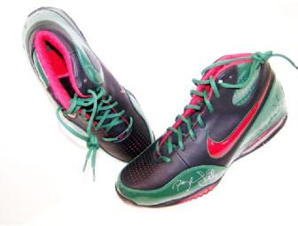 Autographed Spurs Basketball Shoe - Richard Jefferson #24!