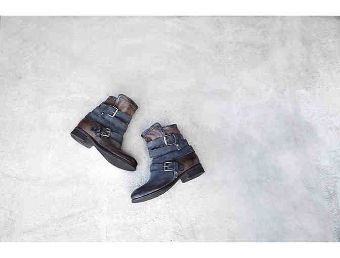 $200 Gift Certificate to Miz Mooz