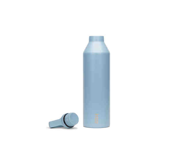 MiiR 23oz Vacuum Insulated Bottle in Home
