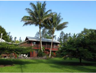 Hale Makamae Bed & Breakfast: 2-night tropical garden suite