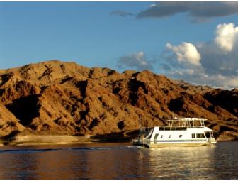Forever Resorts: Lake Mead Houseboat Vacation
