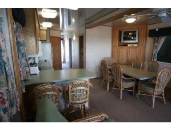 Forever Resorts: Lake Mohave Houseboat Vacation