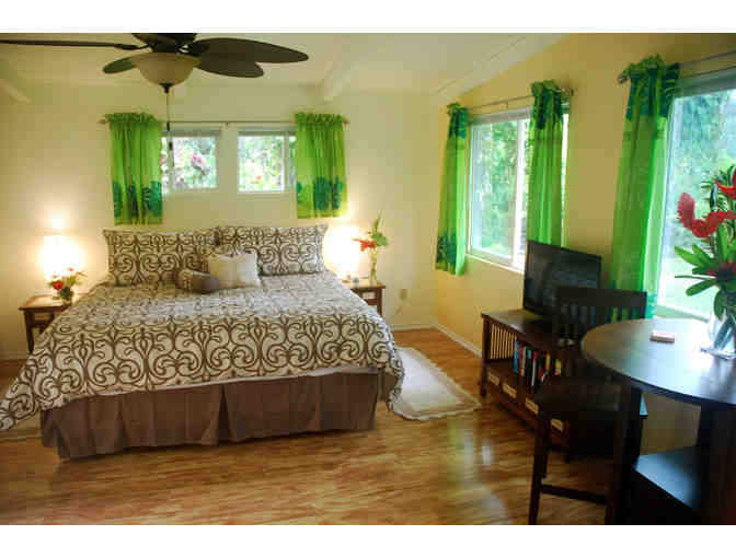 Hale Moana Bed & Breakfast: Visit in Paradise - 2 Nights in the Pualani Suite