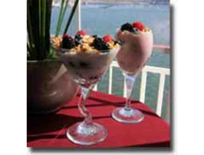Lake Mead Cruises: Champagne Brunch Cruise for Two