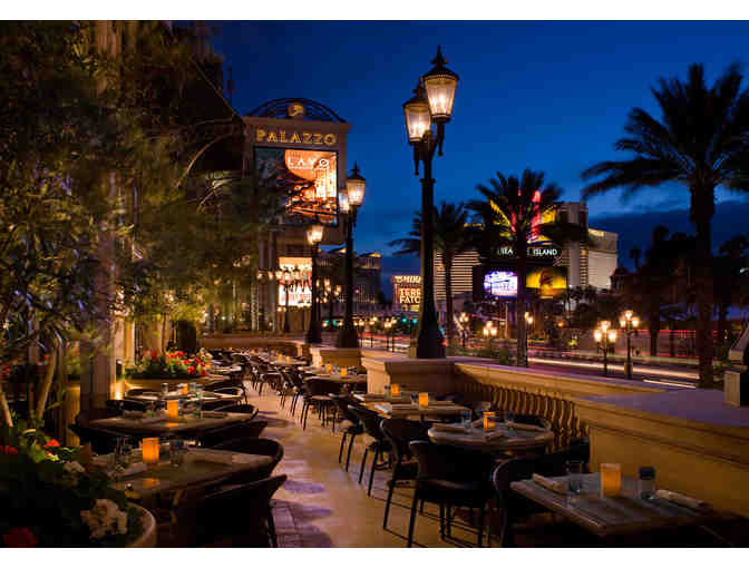 FRANK The Man. The Music: Show & Dinner at Lavo