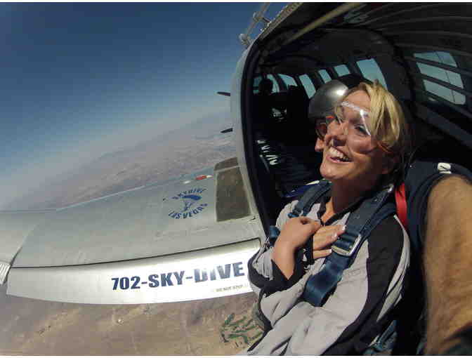 Skydive Las Vegas: 1 Tandem Skydive