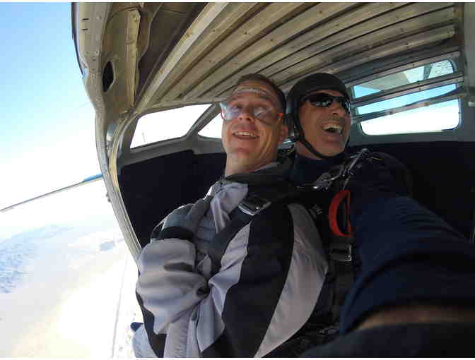 Sin City Skydiving: 1 Tandem Skydive