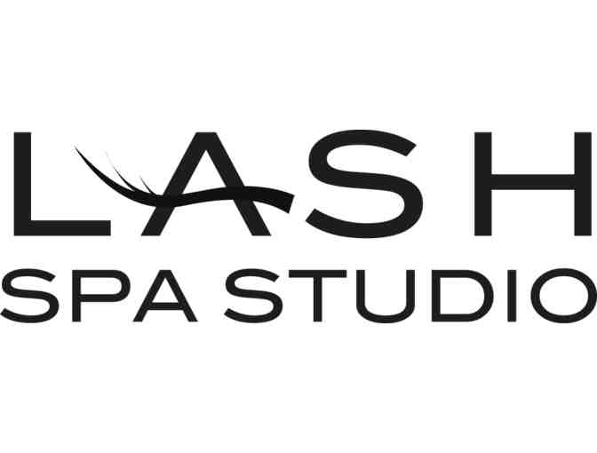 Lash Spa Studio: Full Classic Set of Eye Lash Extensions With a Eyebrow Wax.