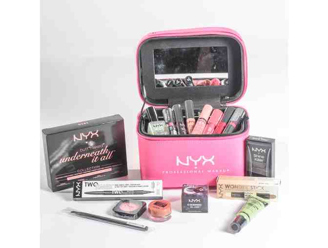 NYX: Professional Makeup Train Case