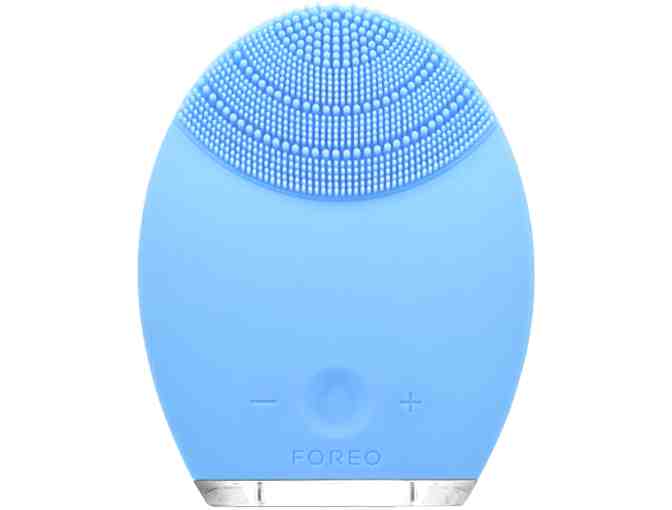 FOREO: LUNA for Combination Skin