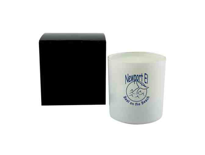 11 oz scented soy candle says Newport El Best on the Beach! - Photo 1