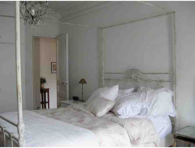 LIVE AUCTION ITEM: Paris Apartment in the Heart of the 'City of Lights' 7-nights stay
