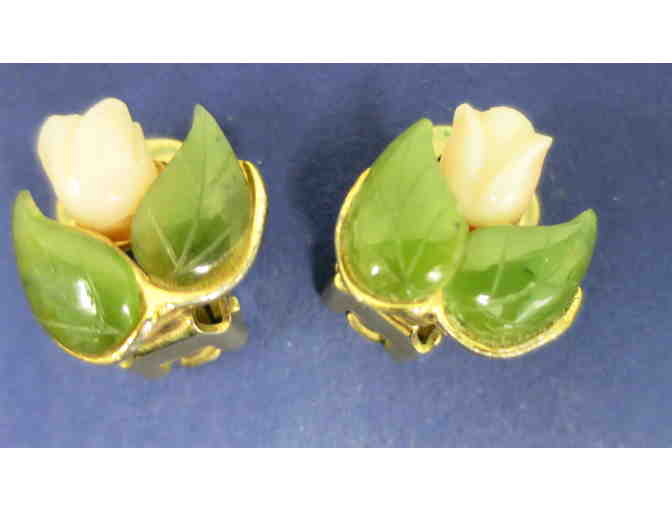 Thrift/Vintage - Jade and Coral Roses Pin and Clip-on Earrings