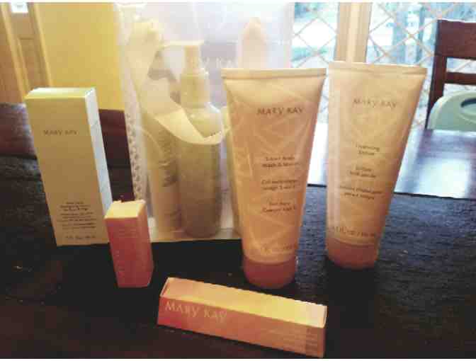 Mary Kay Cosmetics Basket