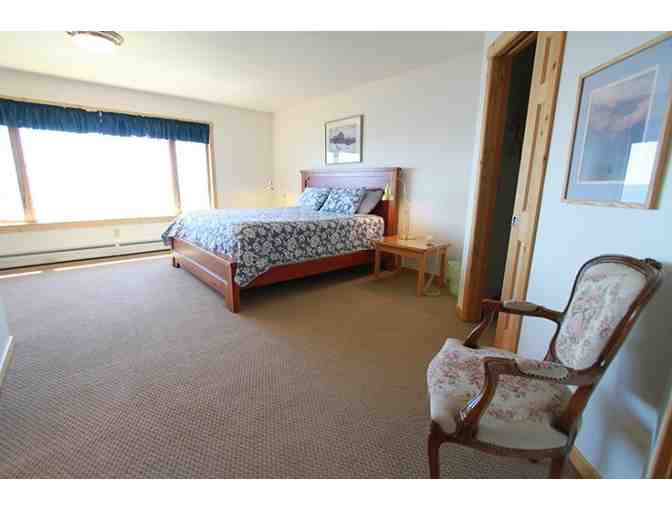 Cozy Two-Night Stay at Modern Townhome in Tofte, Minnesota, Aspenwood 6536