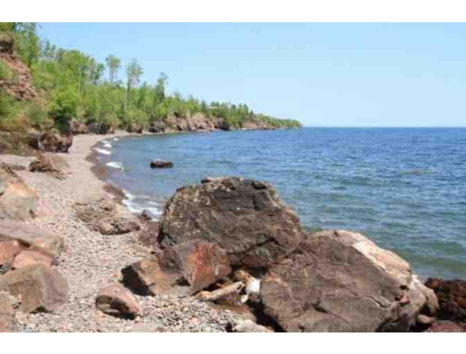 Cozy Two-Night Stay at Modern Townhome in Tofte, Minnesota, Aspenwood 6536