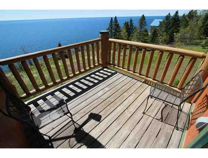 Cozy Two-Night Stay at Modern Townhome in Tofte, Minnesota, Aspenwood 6536