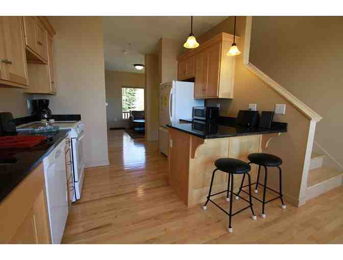 One-Week Stay at Modern Townhome on North Shore of Lake Superior, Aspenwood 6538