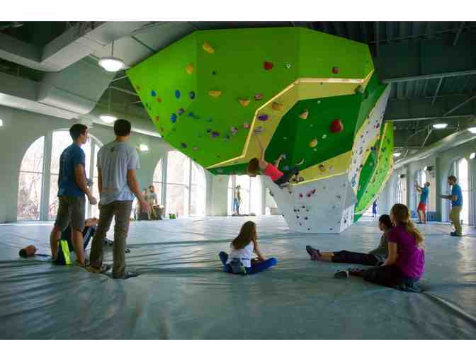 Family Learning The Ropes package at First Ascent Climbing & Fitness