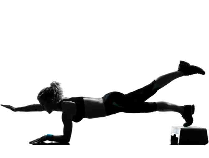 Cross Town Fitness Package : 30-Day Unlimited Pass, 4 Personal Training Sessions & Tshirt