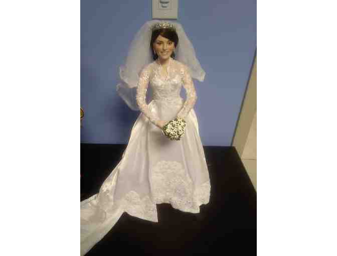 Princess Kate and Prince William Porcelain Danbury Mint Bride and Groom Dolls