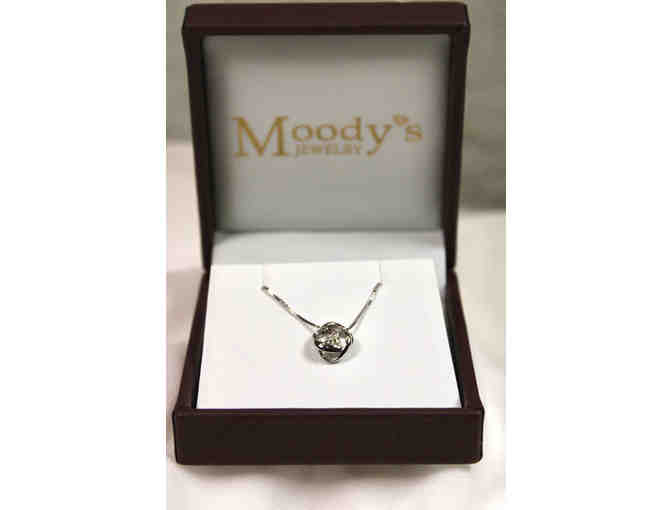 Moody's White Gold Necklace w/ Diamond Pendant