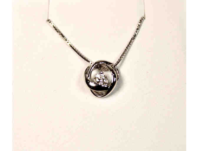 Moody's White Gold Necklace w/ Diamond Pendant