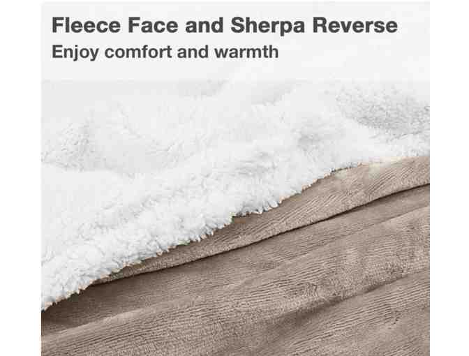 Catalonia Classic Sherpa Wearable Blanket With Sleeve