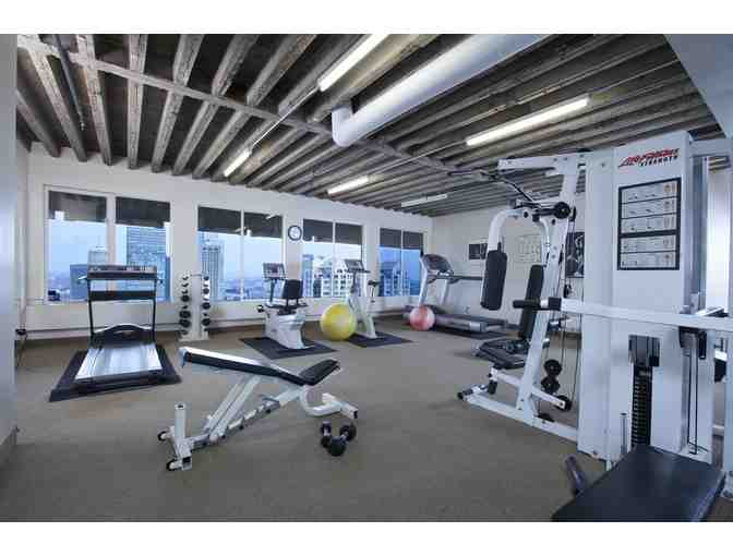 Hotel Le Cantlie in the heart of downtown Montreal