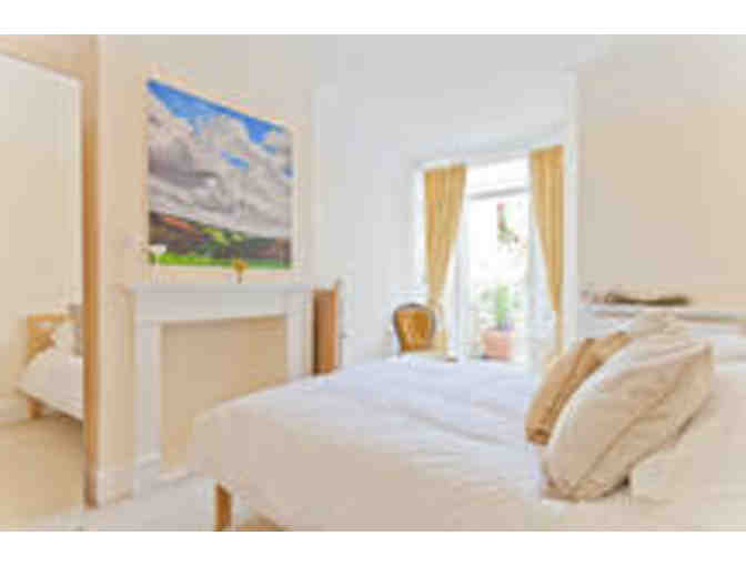 4-Night Stay in Charming 2-Bedroom London Flat