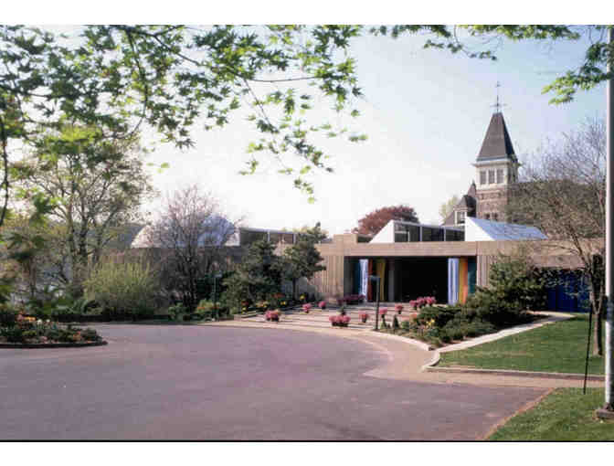 A one-year family membership to the Hudson River Museum