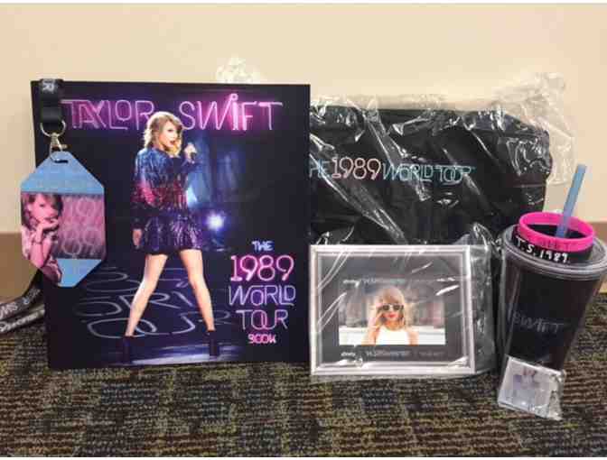 Taylor Swift 1989 Fan Package!