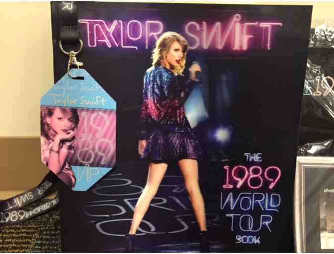 Taylor Swift 1989 Fan Package!