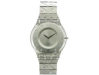 4 James Bond Villain collectible watches (17-20) and CD