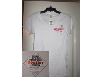 Hooters Wings & Tshirt