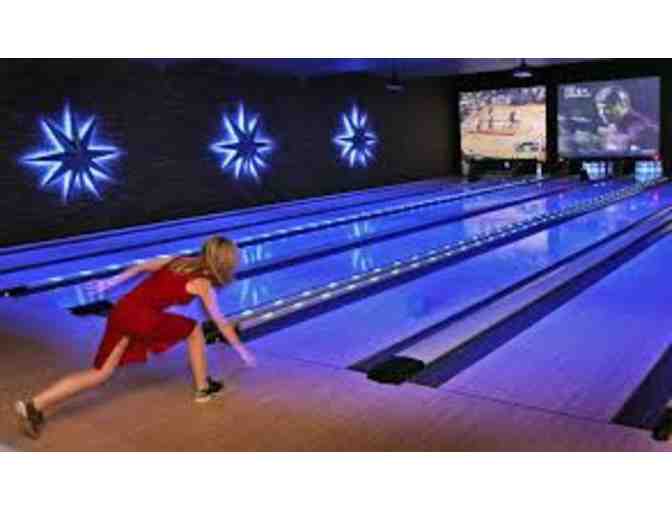 LUCKY STRIKE - Bowling for eight (8)