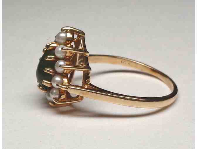 Beautiful Vintage 14K Gold Jade Ring -- Size 9