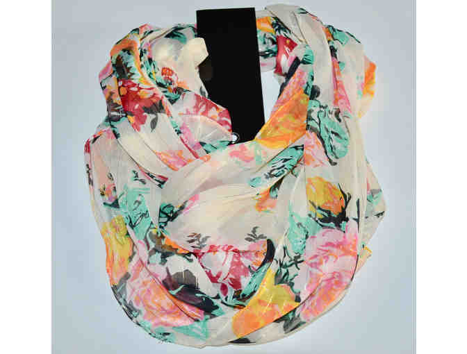 Cejon Loop Floral Print Scarf -- New