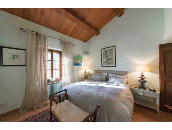 A Week's Stay in the Umbrian Hills of Italy - Four Bedroom, Two Bath Renovated Farmhouse