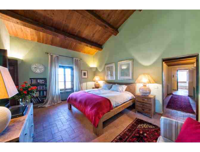 A Week's Stay in the Umbrian Hills of Italy - Four Bedroom, Two Bath Renovated Farmhouse