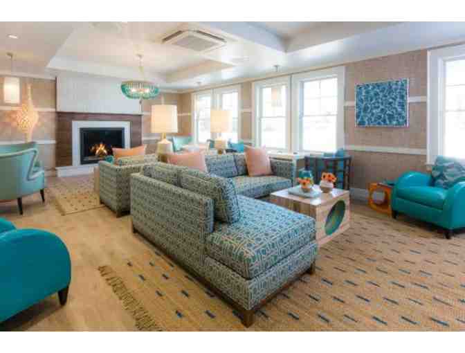 See Fabulous Narragansett! Dinner and Hotel Package