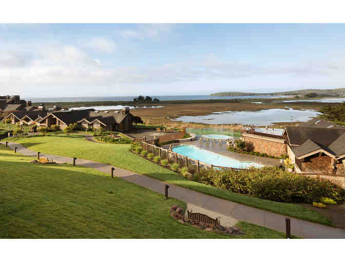 A Night at the Bodega Lodge