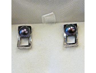 PerLuna 'Athena' Lavendar Freshwater Pearl Pendant and Earring Set
