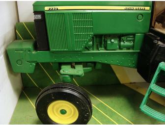 John Deere 7710 Tractor, 1/16th Scale Diecast Model