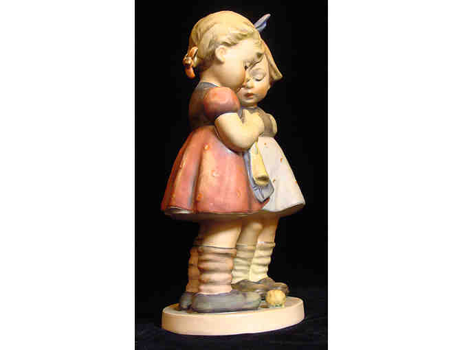 'Knitting Lesson' Hummel Figurine
