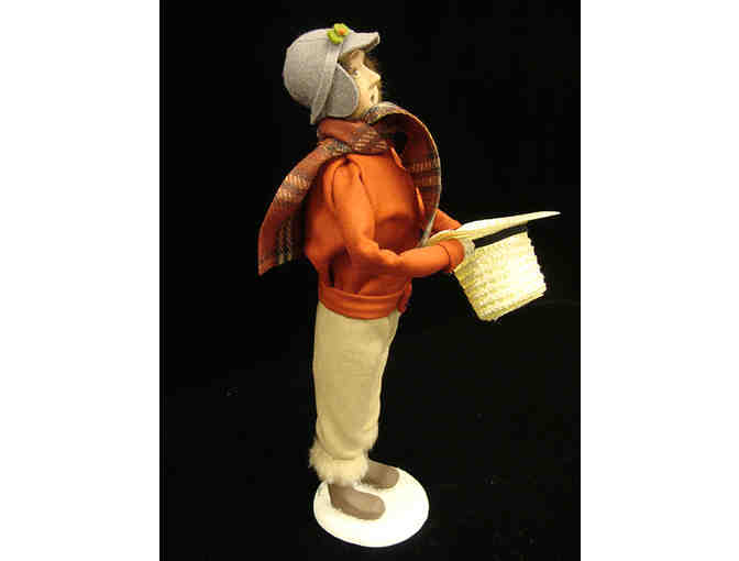 Byers' Choice Caroling Man With Straw Hat Figure (2007 Edition)
