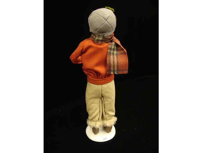 Byers' Choice Caroling Man With Straw Hat Figure (2007 Edition)