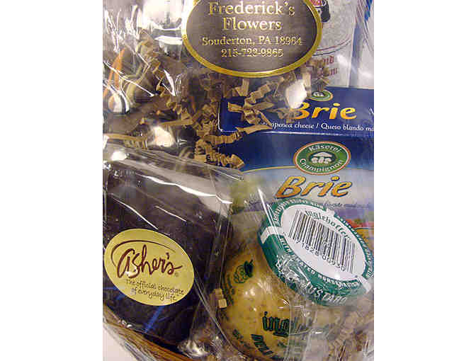 Wine & Snacks Gift Basket